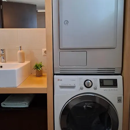 Upapartment Apartment *