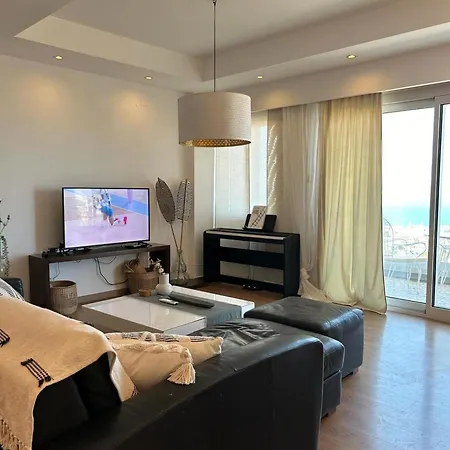 Upapartment Apartment *